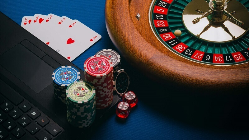 How Casinos Use Psychology to Keep You Playing